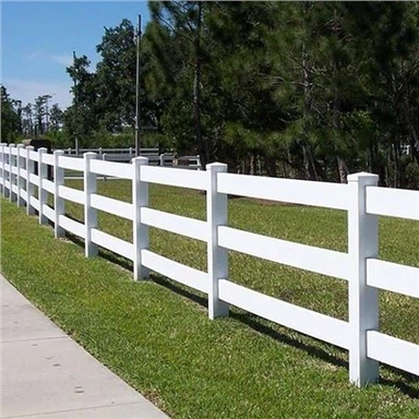 Bela PVC ograja za konje